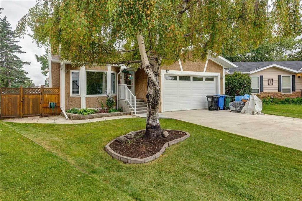 11 West Heights Drive — photo 1