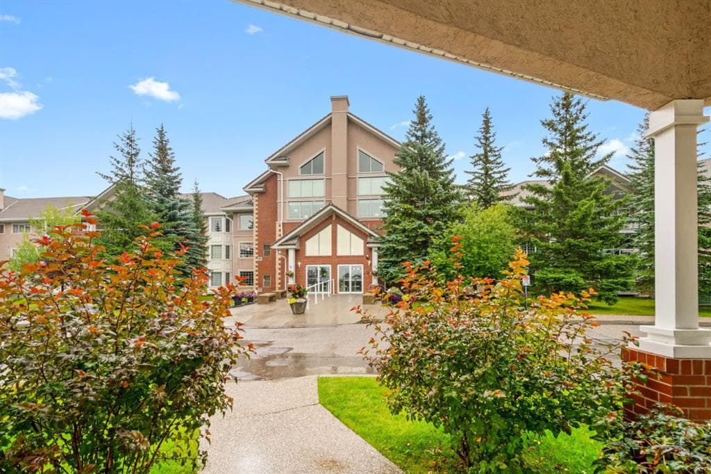 1-bed Apartment for sale at 246, 6868 Sierra Morena Boulevard SW, Calgary