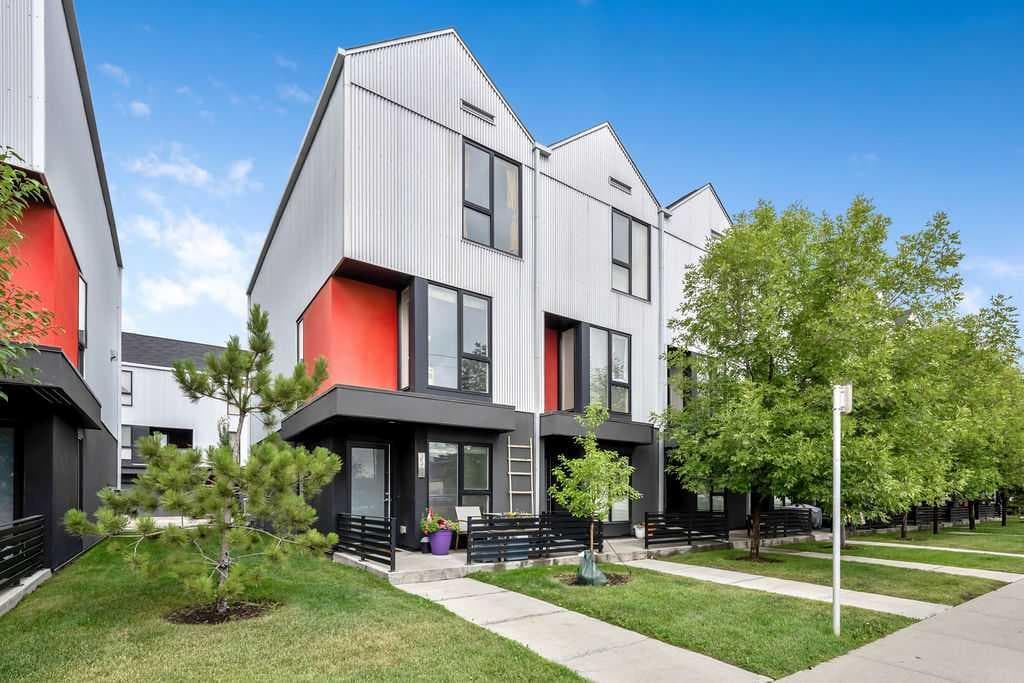2-bed Townhouse for sale at 3541 69 Street NW, Calgary