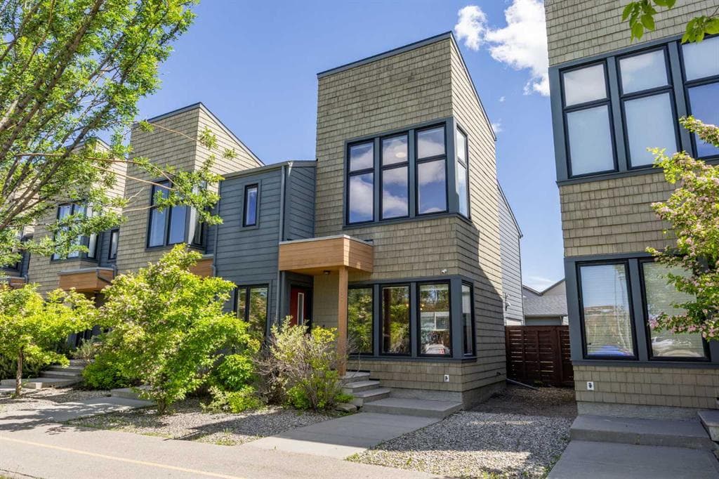 3-bed Townhouse for sale at 140 Walden Gate SE, Calgary