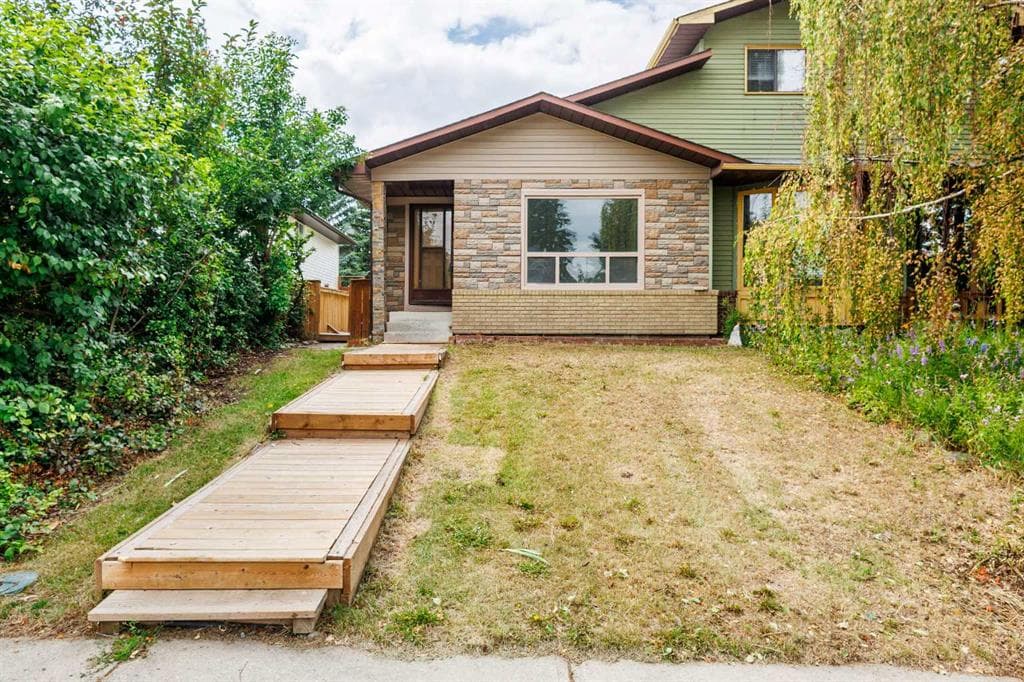 5-bed Semi-detached for sale at 13 Bernard Drive NW, Calgary