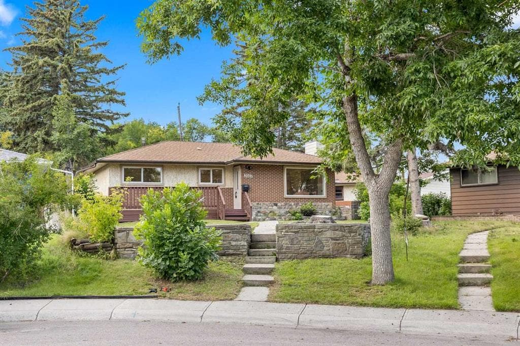 3-bed Detached for sale at 2007 Cottonwood Crescent SE, Calgary