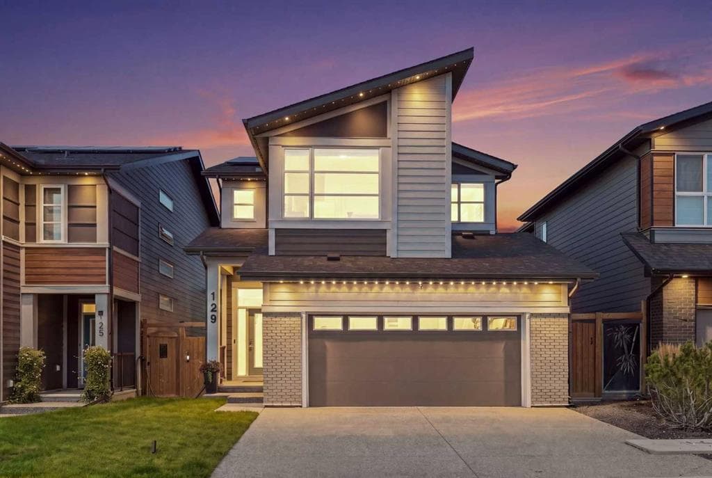 6-bed Detached for sale at 129 Wolf Hollow Villas SE, Calgary
