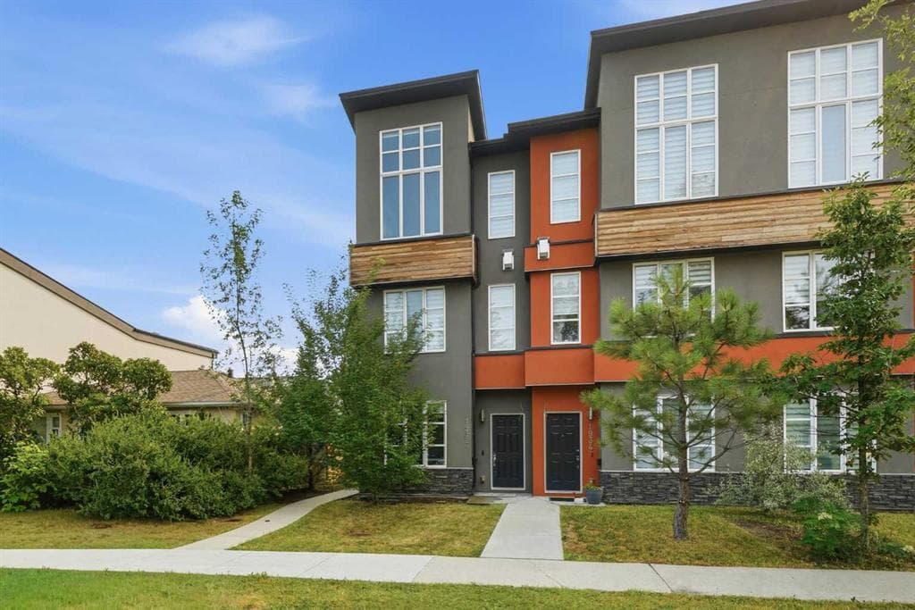 2-bed Townhouse for sale at 1932 26A Street SW, Calgary
