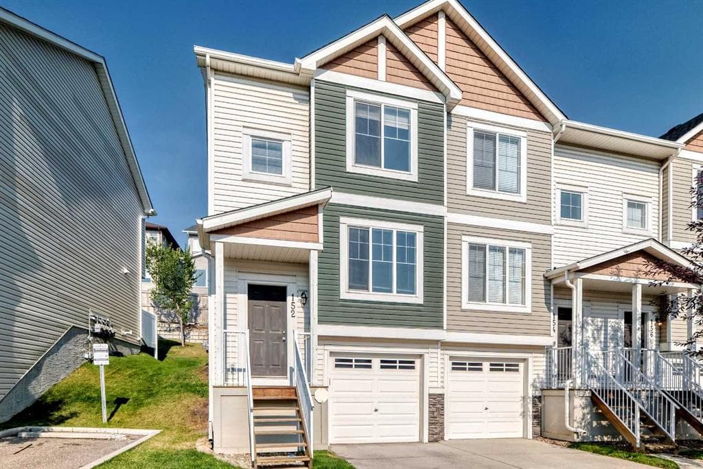 2-bed Townhouse for sale at 152 Pantego Lane NW, Calgary