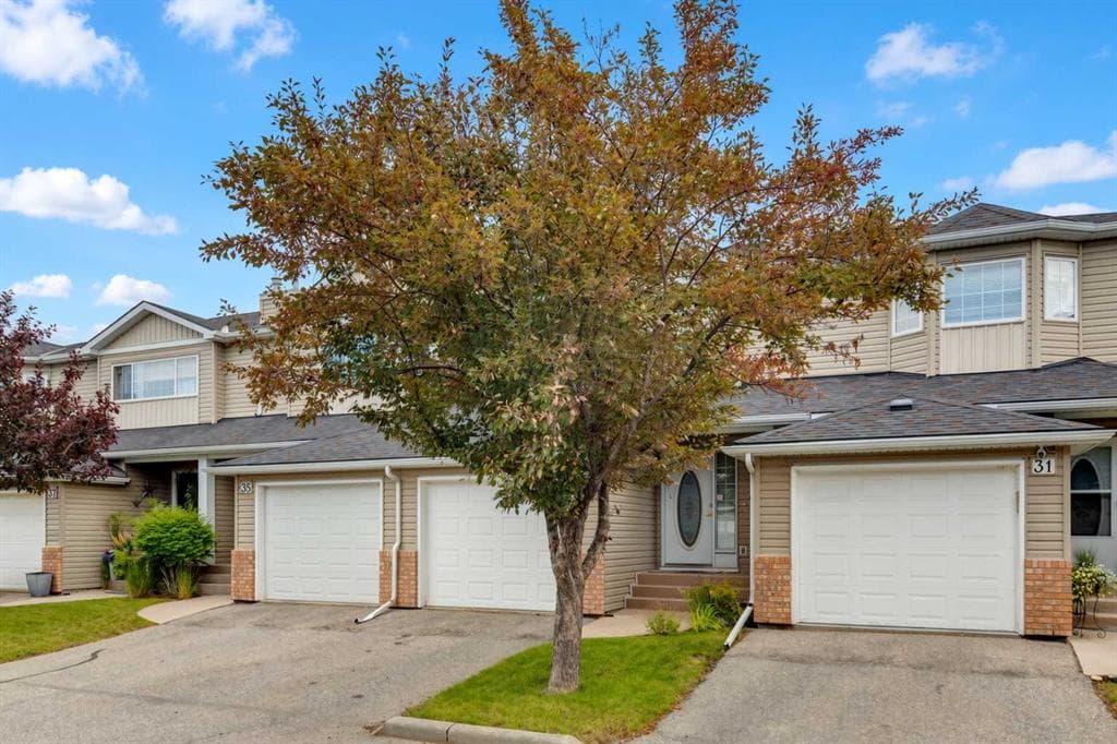 3-bed Townhouse for sale at 33 Chaparral Ridge Terrace SE, Calgary