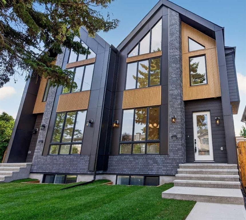 4-bed Semi-detached for sale at 2421 32 Street SW, Calgary