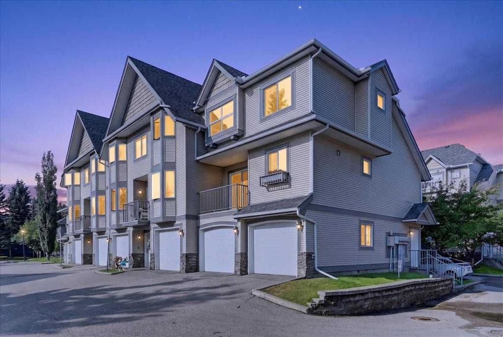 3-bed Townhouse for sale at 86 Cedarwood Lane SW, Calgary