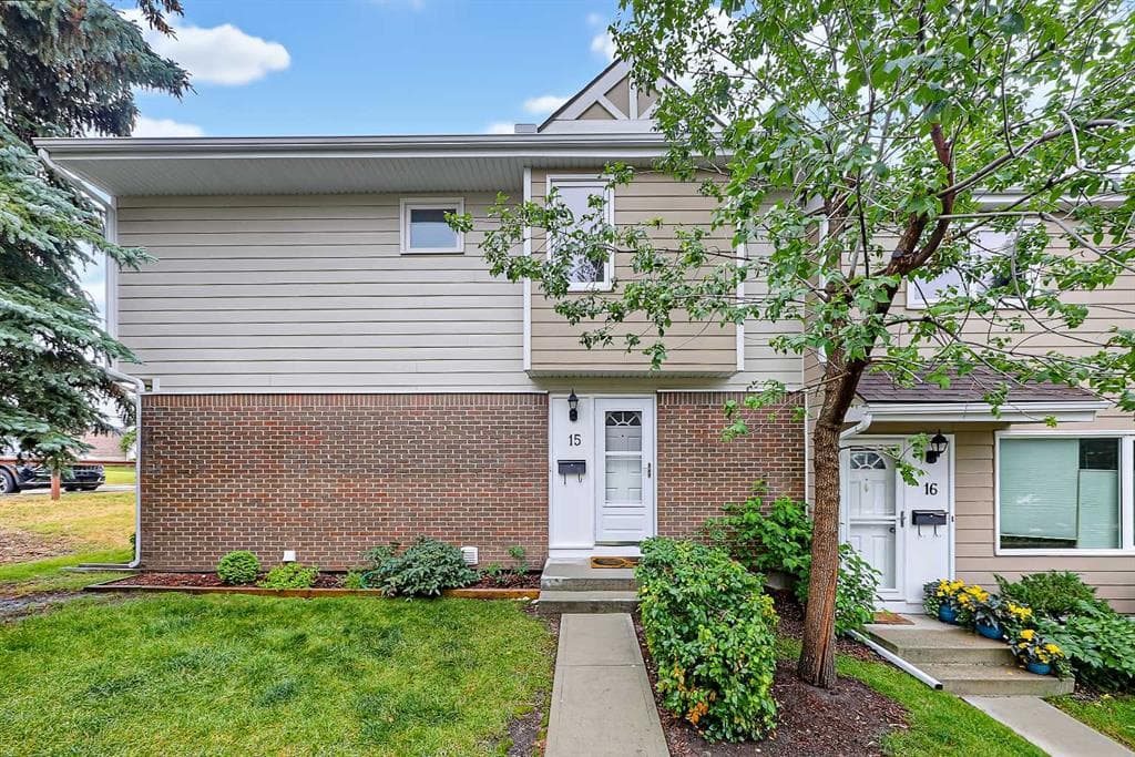 3-bed Townhouse for sale at 15, 3620 51 Street SW, Calgary