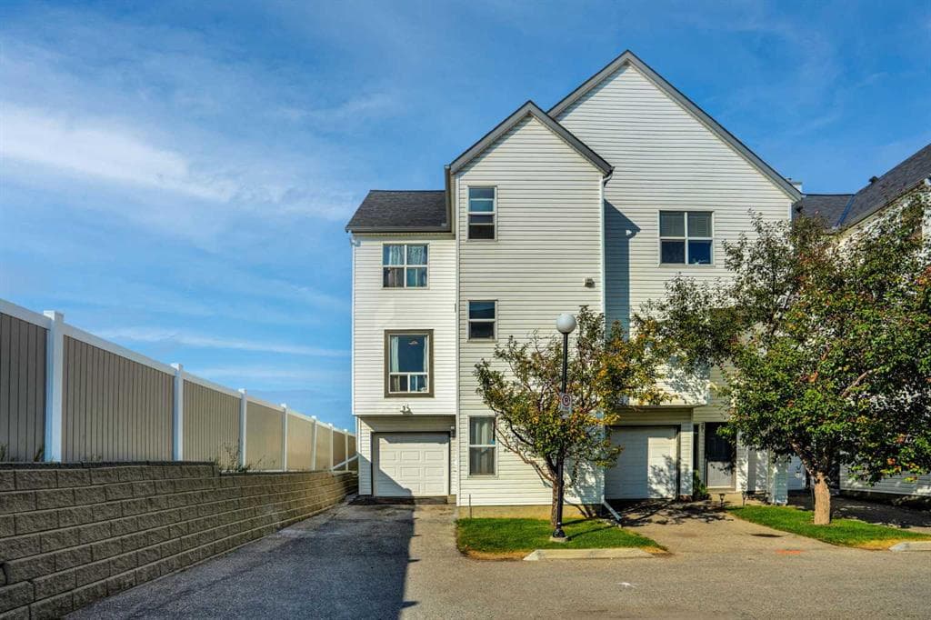 28, 200 Hidden Hills Terrace NW — photo 1
