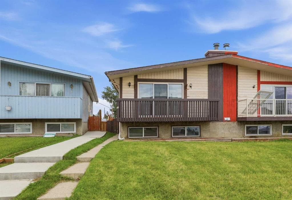 4-bed Semi-detached for sale at 15 Doverville Way SE, Calgary