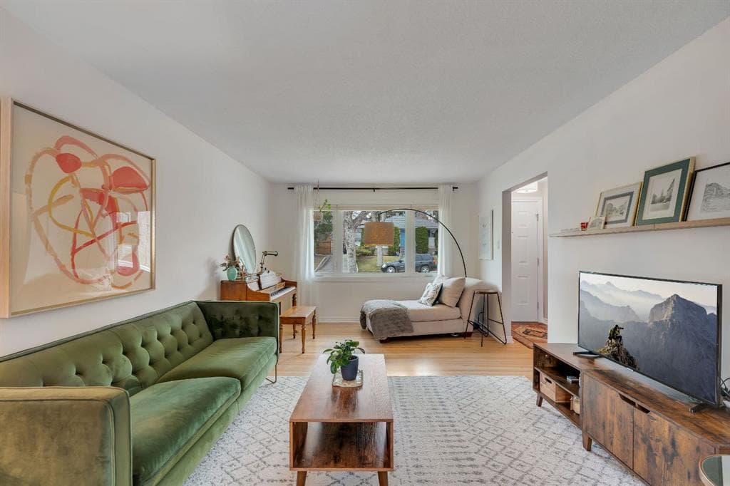 5-bed Detached for sale at 254 Hendon Drive NW, Calgary