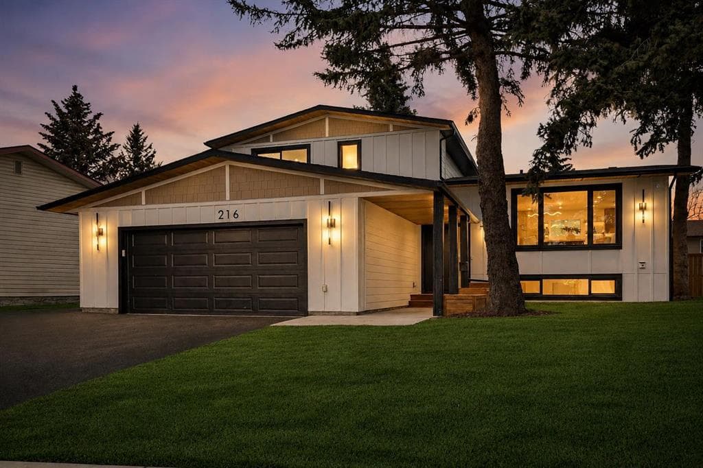 4-bed Detached for sale at 216 Oakridge Place SW, Calgary