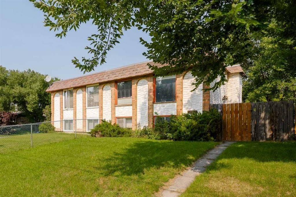 3603 29A Avenue SE — photo 1