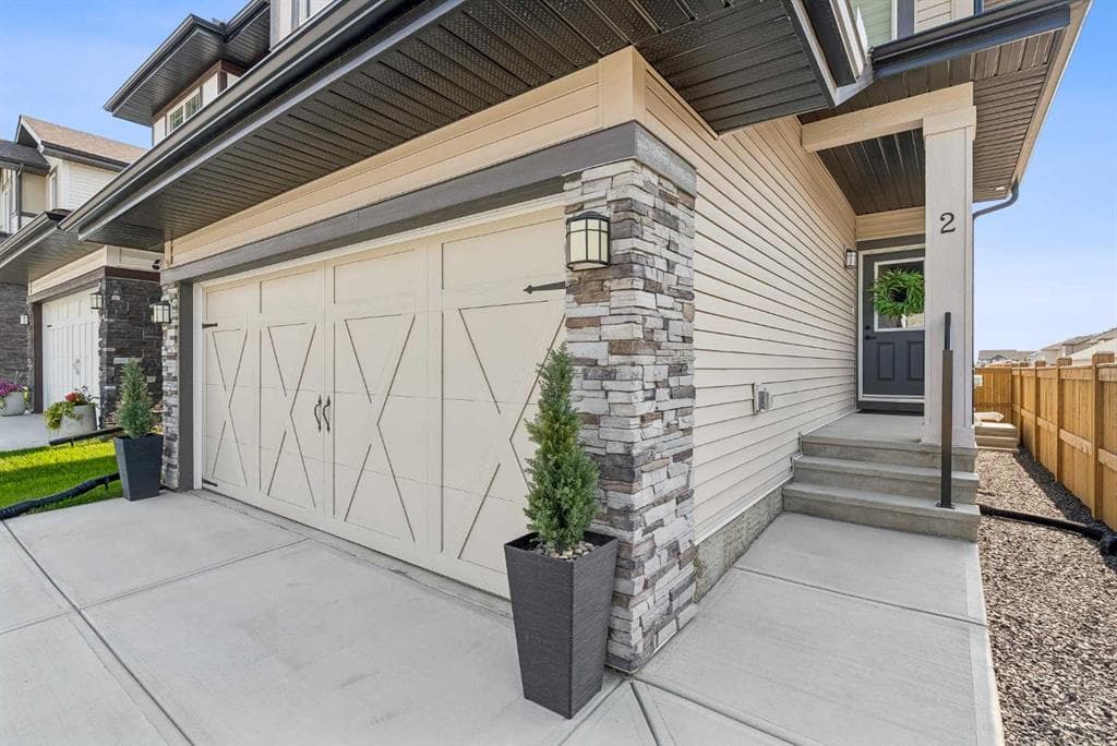 3-bed Detached for sale at 2 Belgian Court, Cochrane