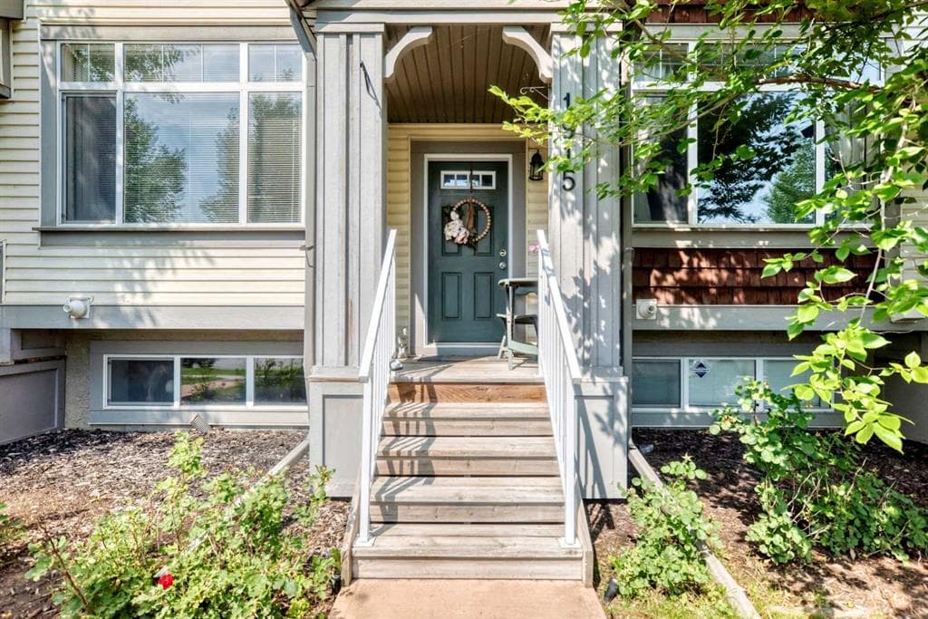 1915 Copperfield Boulevard SE — photo 1