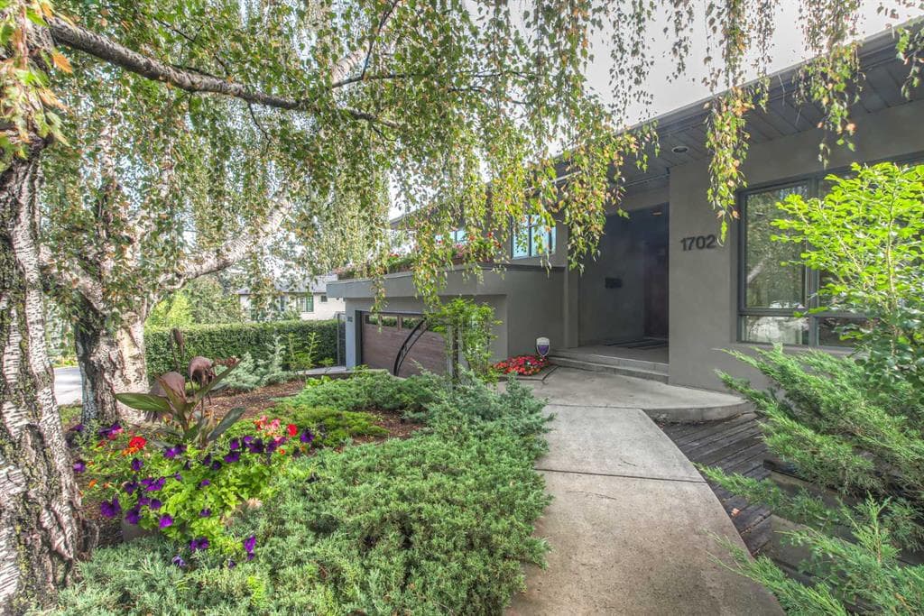 5-bed Detached for sale at 1702 24 Street SW, Calgary
