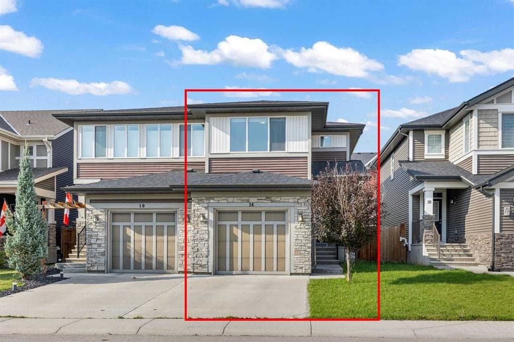 14 Kingfisher Crescent SE — photo 1