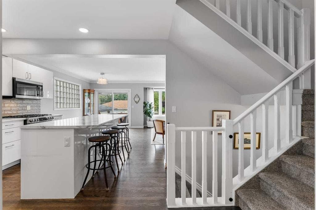2031 2 Avenue NW — photo 1