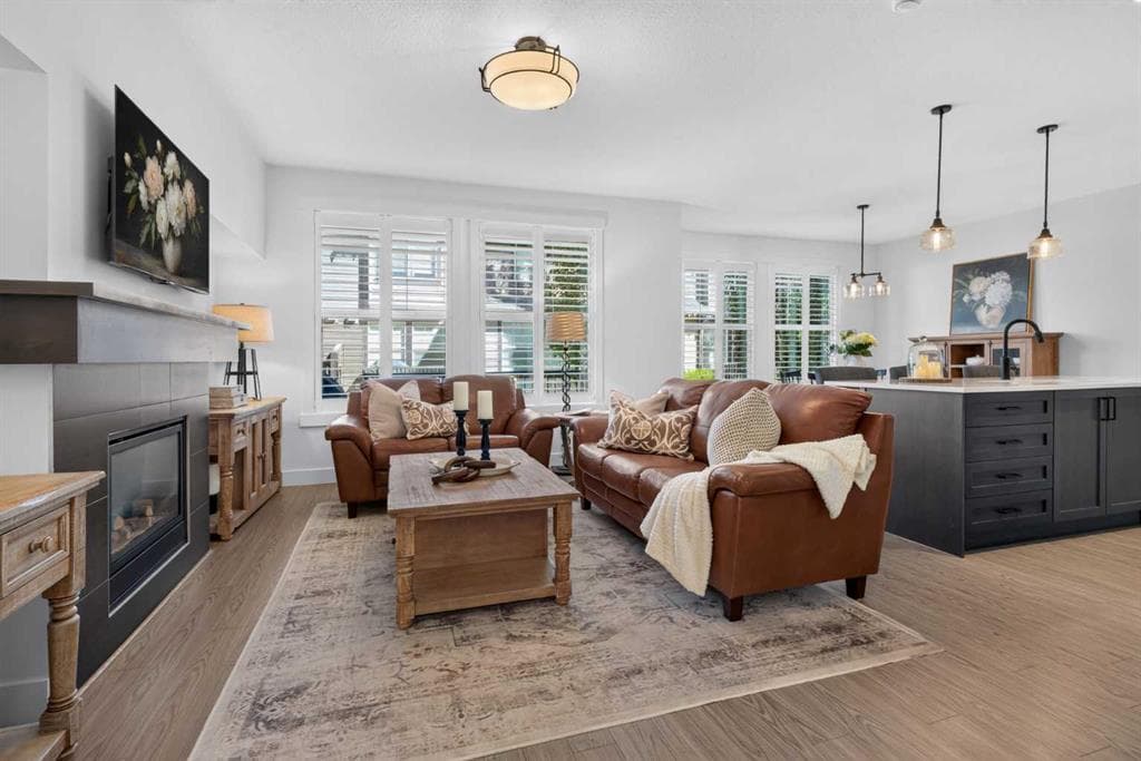 3-bed Townhouse for sale at 202, 110 Coopers Common SW, Airdrie