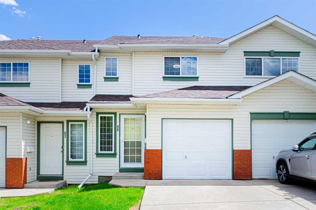 3-bed Townhouse for sale at 88 Country Hills Villas NW, Calgary
