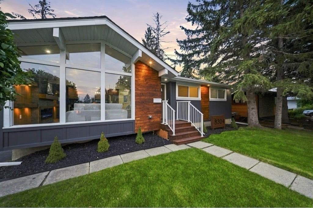5-bed Detached for sale at 8304 11 Street SW, Calgary