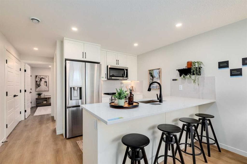 1-bed Townhouse for sale at 112, 40 Livingston Parade NE, Calgary