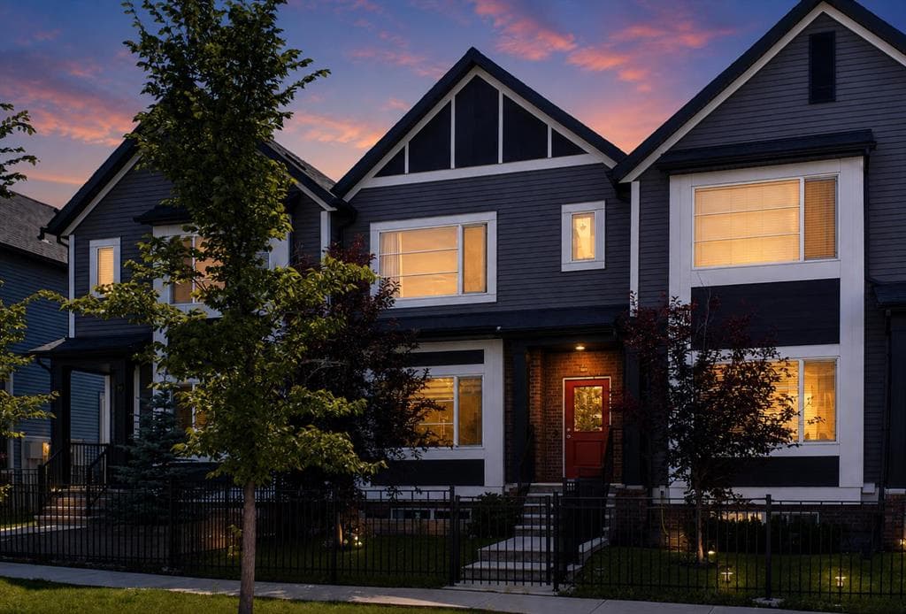 3-bed Townhouse for sale at 1079 Lanark Boulevard SE, Airdrie
