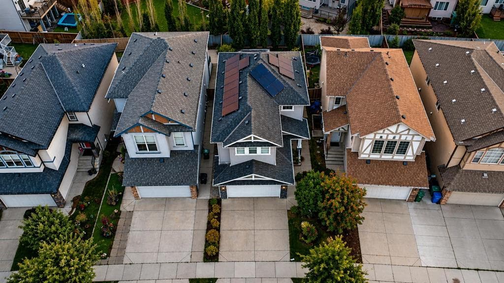 725 NEW BRIGHTON Drive SE — photo 1
