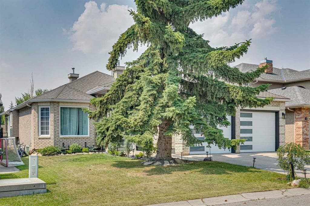 4-bed Detached for sale at 6991 Christie Briar Manor SW, Calgary