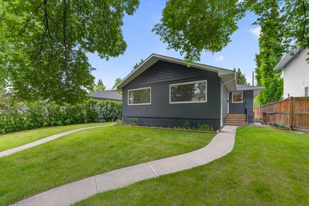 319 37 Street SW — photo 1