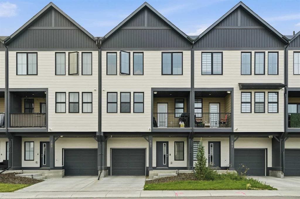 2-bed Townhouse for sale at 105 South Point Manor SW, Airdrie