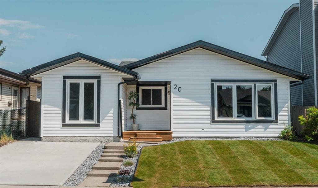 20 Castlegrove Way NE — photo 1