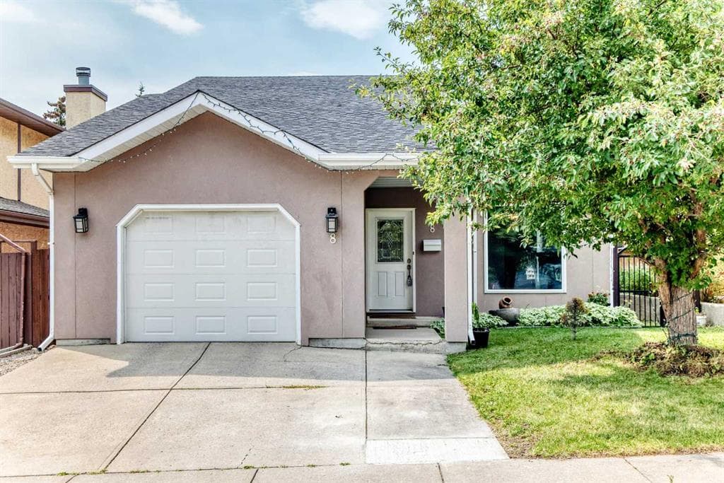 8 Hawkfield Crescent NW — photo 1