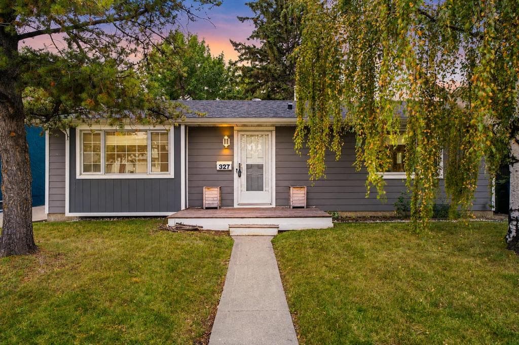 327 Lynnview Way SE — photo 1