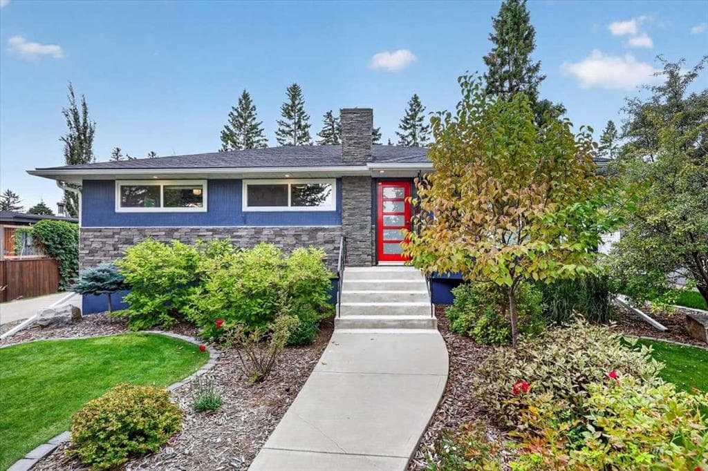 4111 19 Avenue SW — photo 1