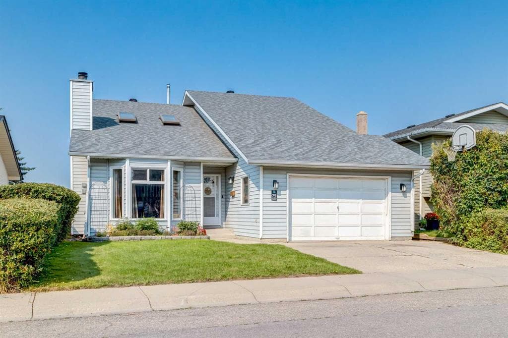75 Sandstone Crescent SE — photo 1