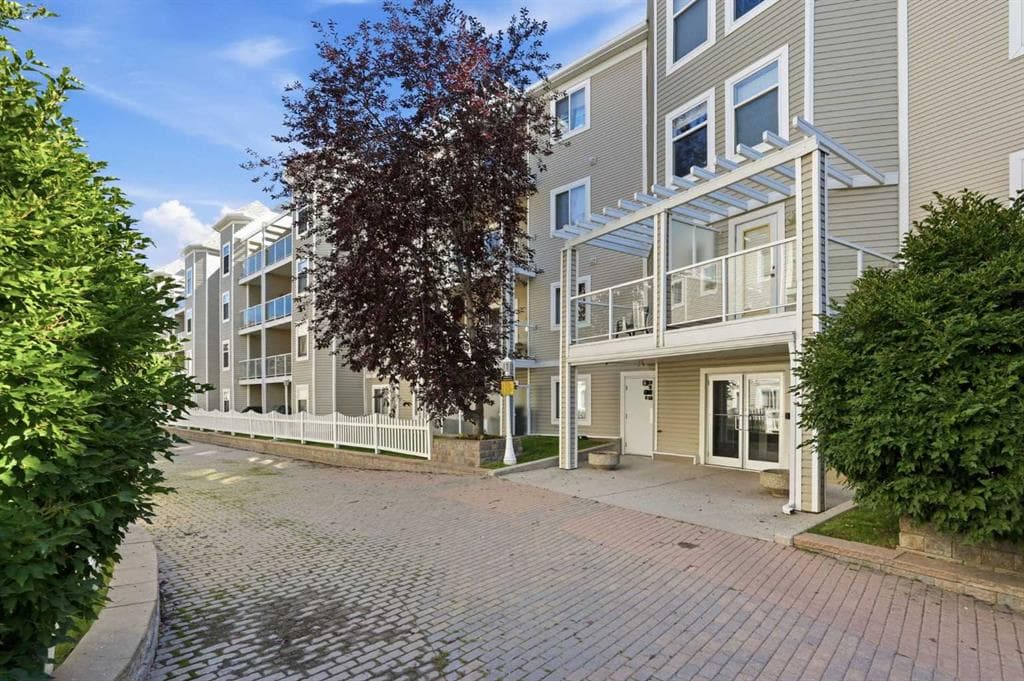 2-bed Apartment for sale at 221, 290 Shawville Way SE, Calgary
