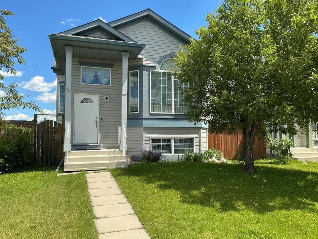 98 Country Hills Heights NW — photo 1