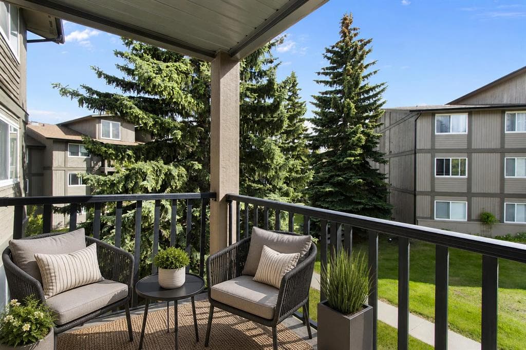 2-bed Apartment for sale at 522, 6400 Coach Hill Road SW, Calgary