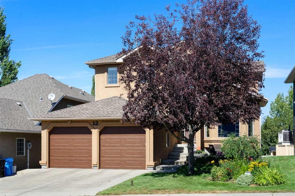 12 Mt Norquay Gate SE — photo 1