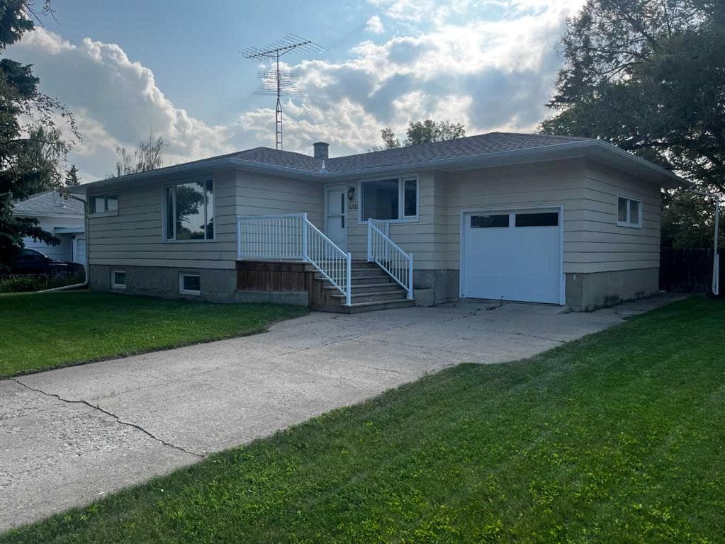 4-bed Detached for sale at 5202 56 Avenue, Olds