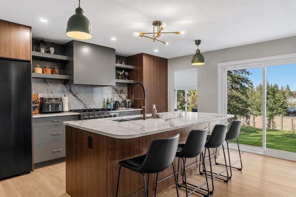 5-bed Detached for sale at 2316 State Road SW, Calgary