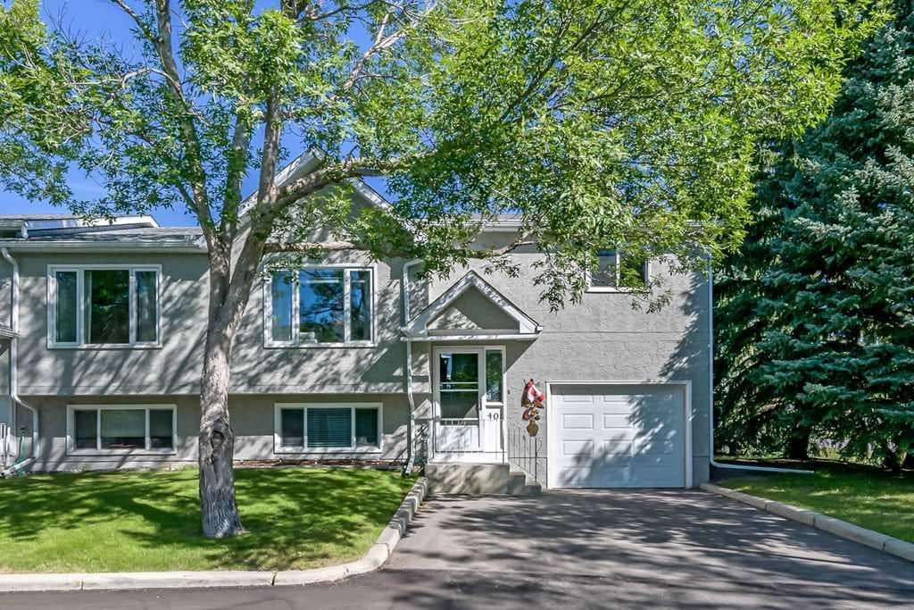 401 Fairway Lane NW — photo 1