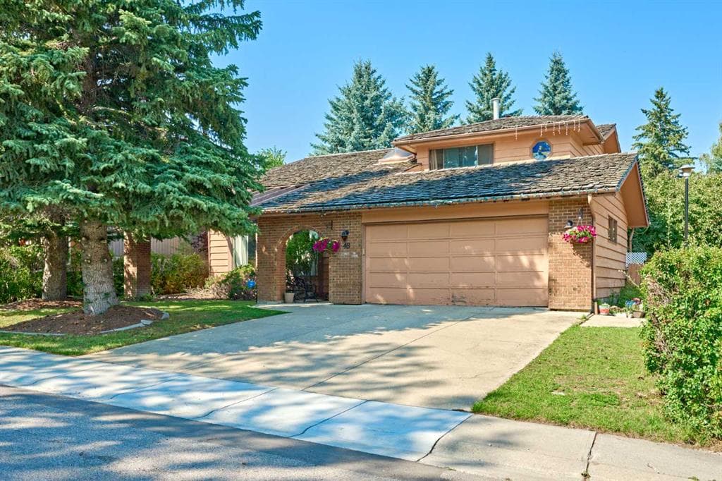 5-bed Detached for sale at 48 OAKMOUNT Way SW, Calgary