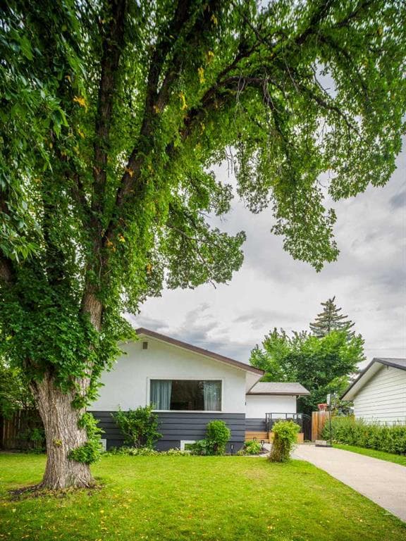 15 Hamlet Road SW — photo 1