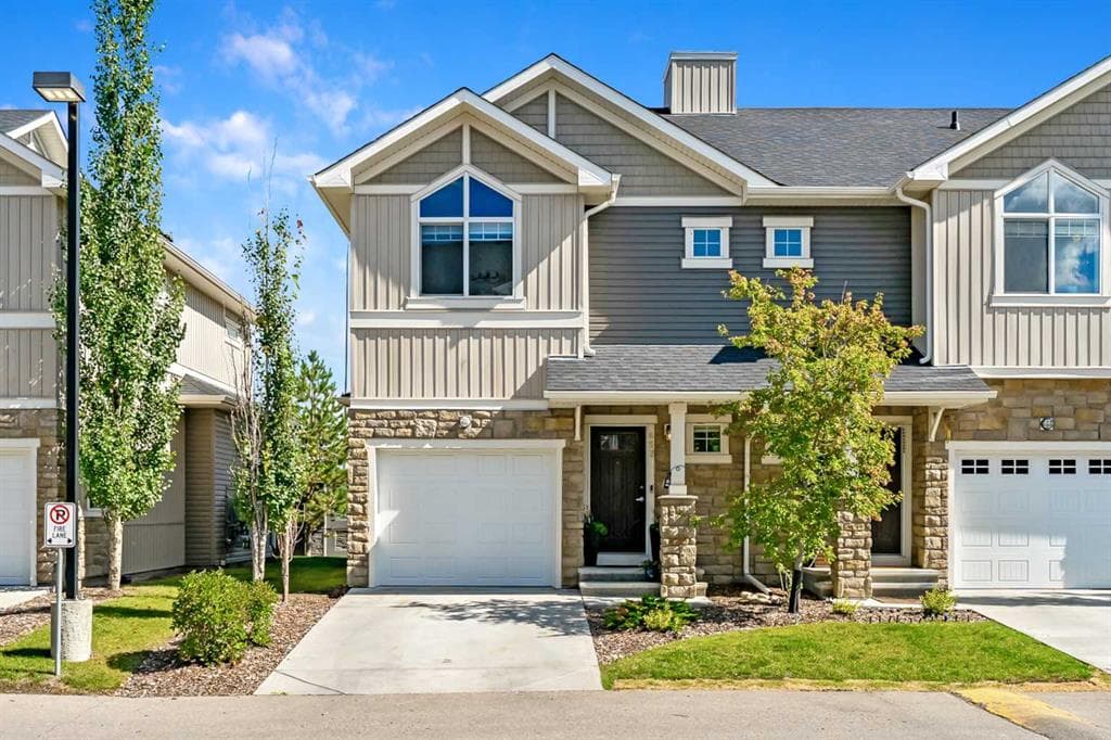 652 Skyview Ranch Grove NE — photo 1
