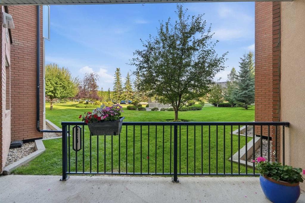 1-bed Apartment for sale at 2144, 48 Inverness Gate SE, Calgary
