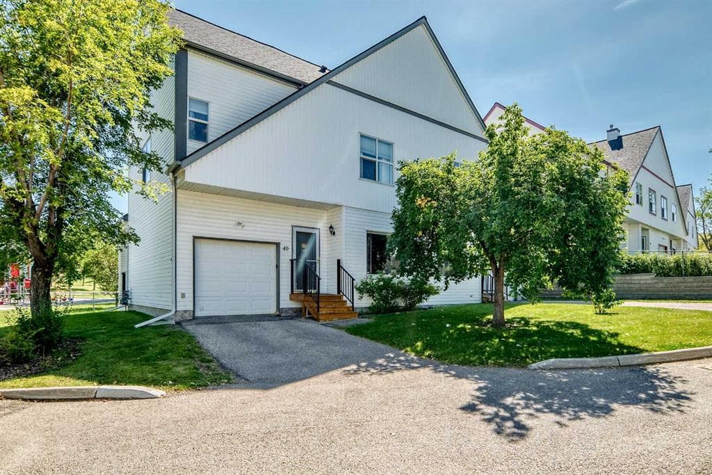 3-bed Semi-detached for sale at 40, 200 Hidden Hills Terrace NW, Calgary