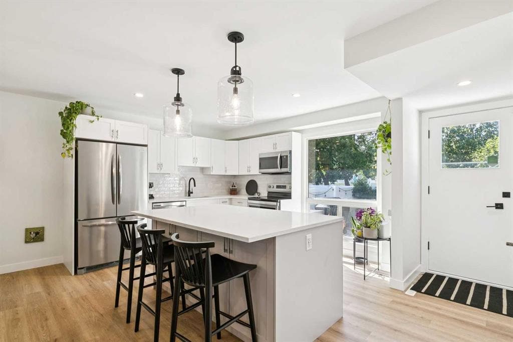 3-bed Townhouse for sale at 16 Brae Glen Court SW, Calgary
